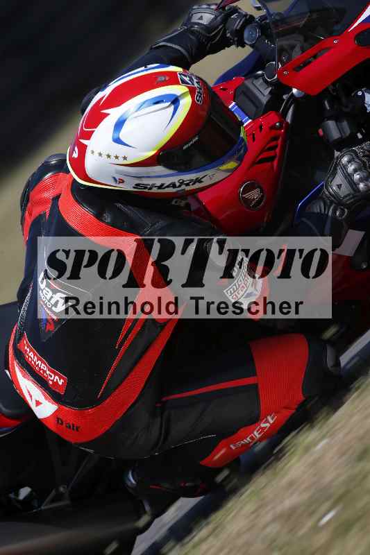 Archiv-2023/28 05.06.2023 Moto Club Anneau du Rhin/rouge-expert/unklar